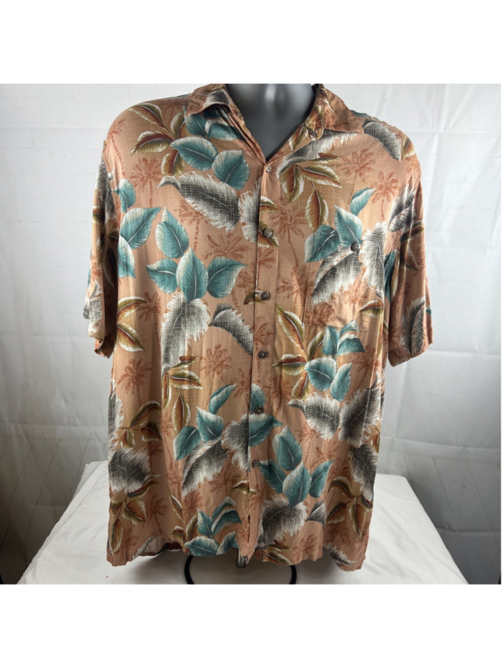 Men’s Batik Bay Hawaiian Button Down Shirt Size XL 100% Rayon